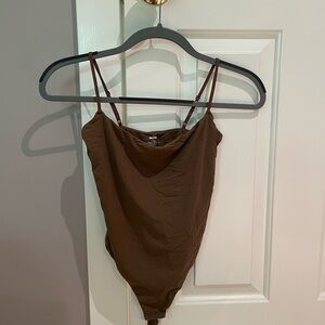 SKIMS Fits Everybody Cami Bodysuit, Oxide Brown